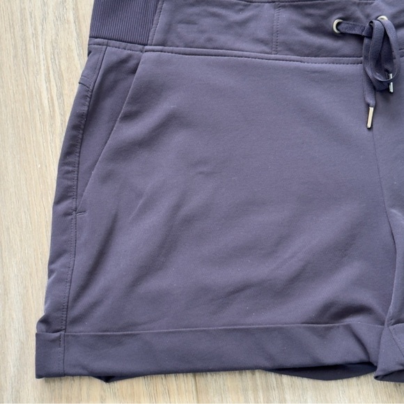 Athleta Women's Midtown Shorts Size 14 Navy Blue Drawstring Athleisure - Picture 3 of 11